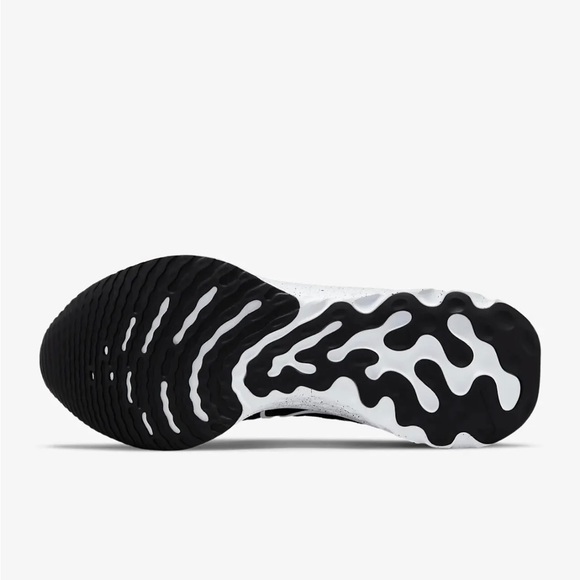 Nike React Infinity Run Flyknit 2 White Black Oreo Mens Running Shoes CT2357-101 - Picture 7 of 7